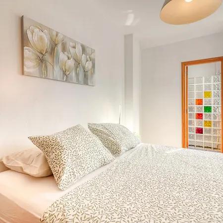Bright With Terrace And Ocean View Apartment