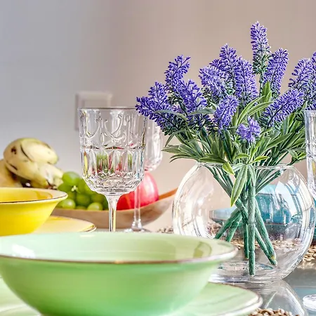 Cozy Retreat With Ocean Views, Private Terrace & Ensuite Apartament *