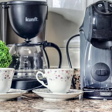 Cozy Retreat With Ocean Views, Private Terrace & Ensuite * ロス・レアレホス