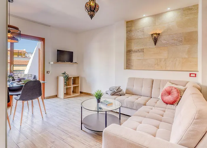 Cozy Retreat With Ocean Views, Private Terrace & Ensuite アパート ロス・レアレホス